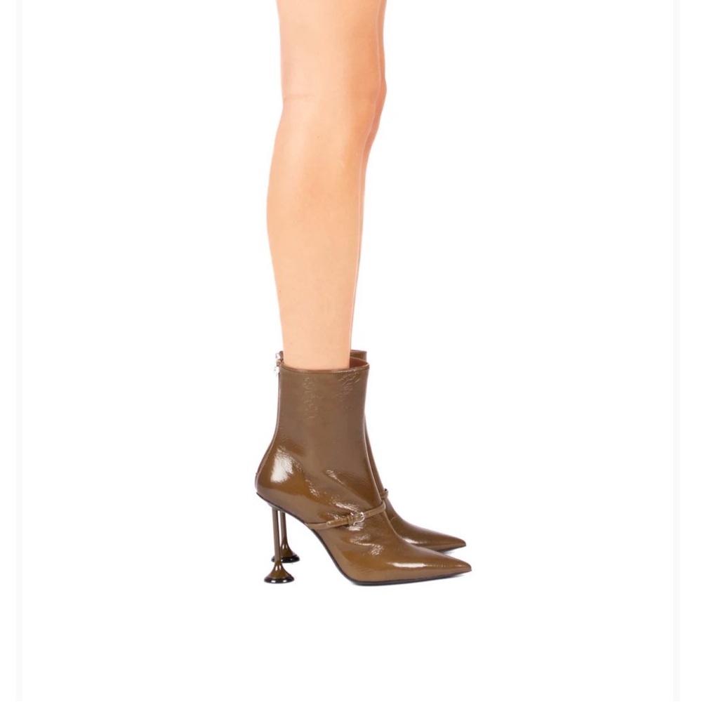 Elegant olive crinkled Leather Ankle Boots